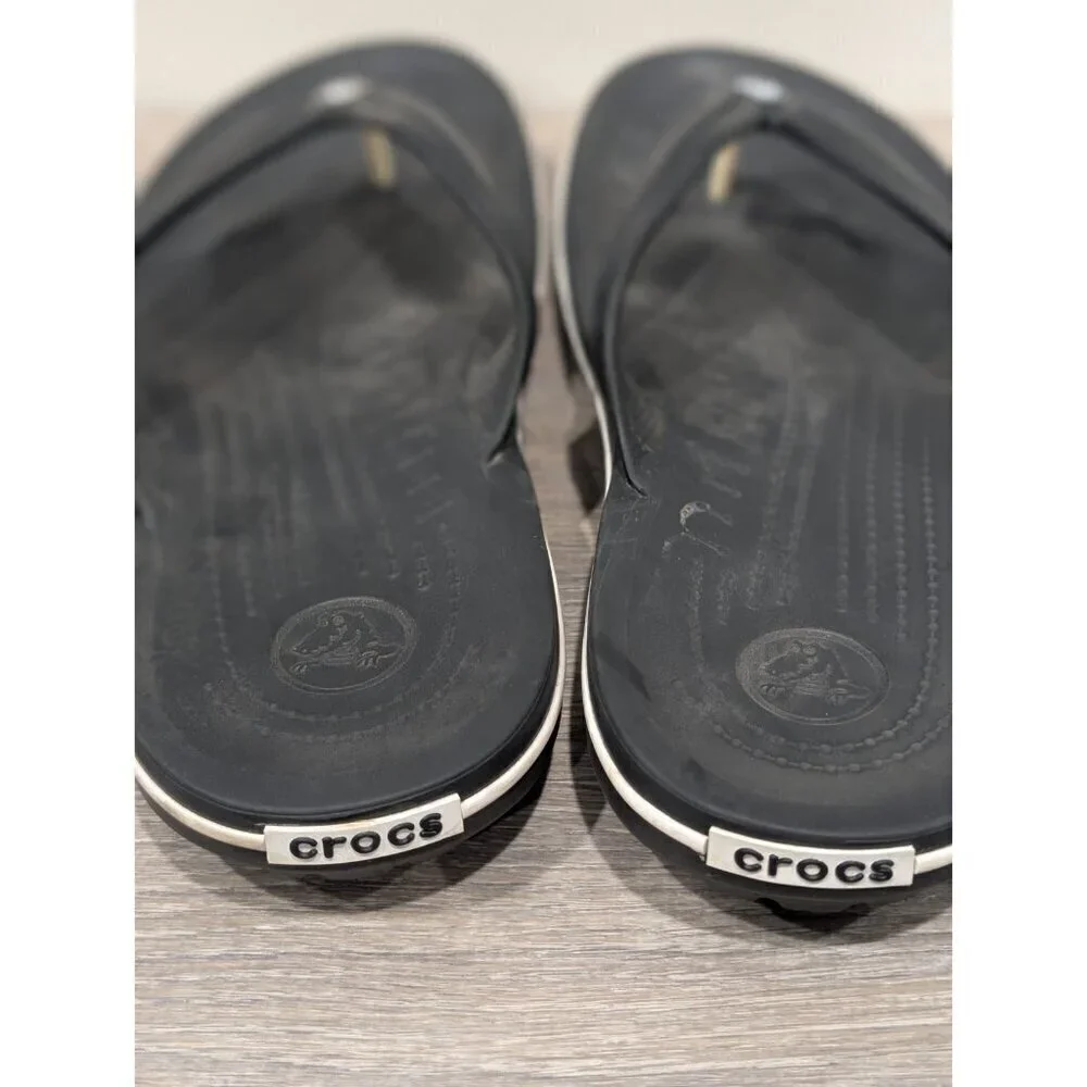 CROCS Black Leather rubber Thong Sandals Men’s Size 9 Women's Sz 11 Comfort